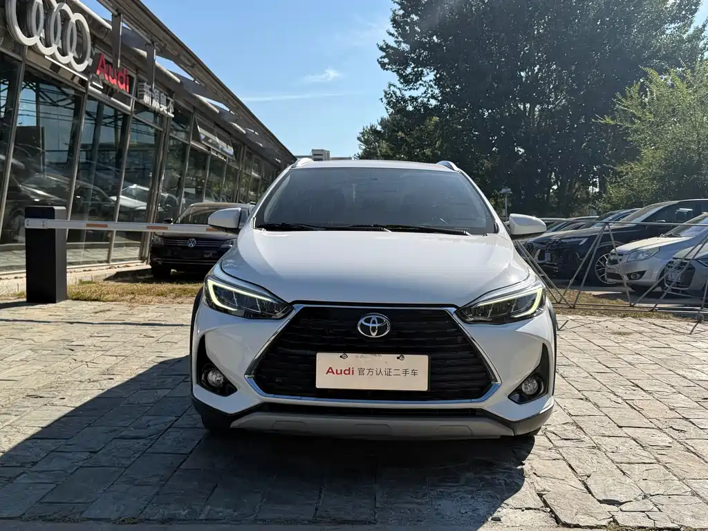 Toyota Yaris L — миниатюра 2