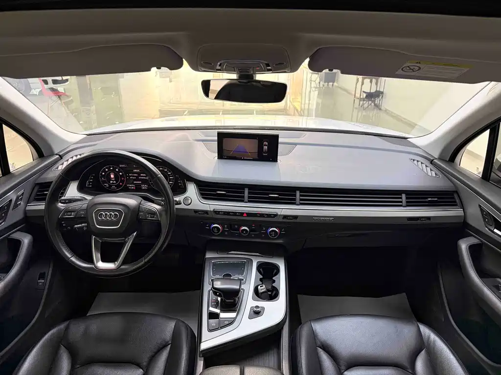 Audi Q7 — миниатюра 5