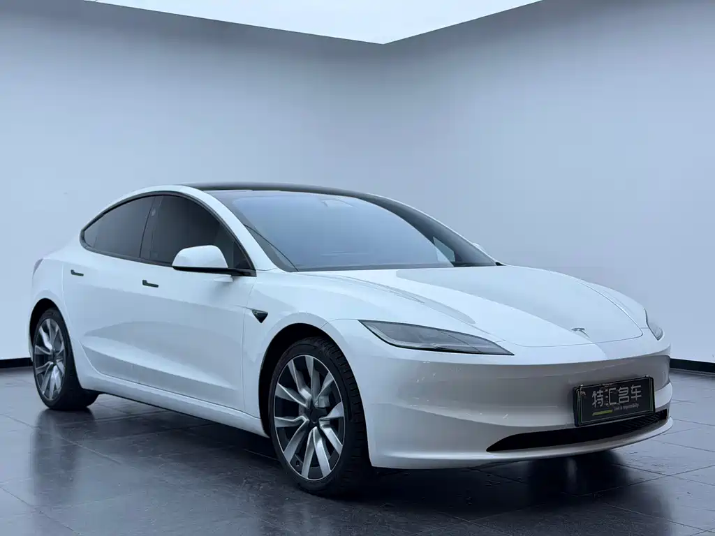 Tesla Model 3 — миниатюра 3