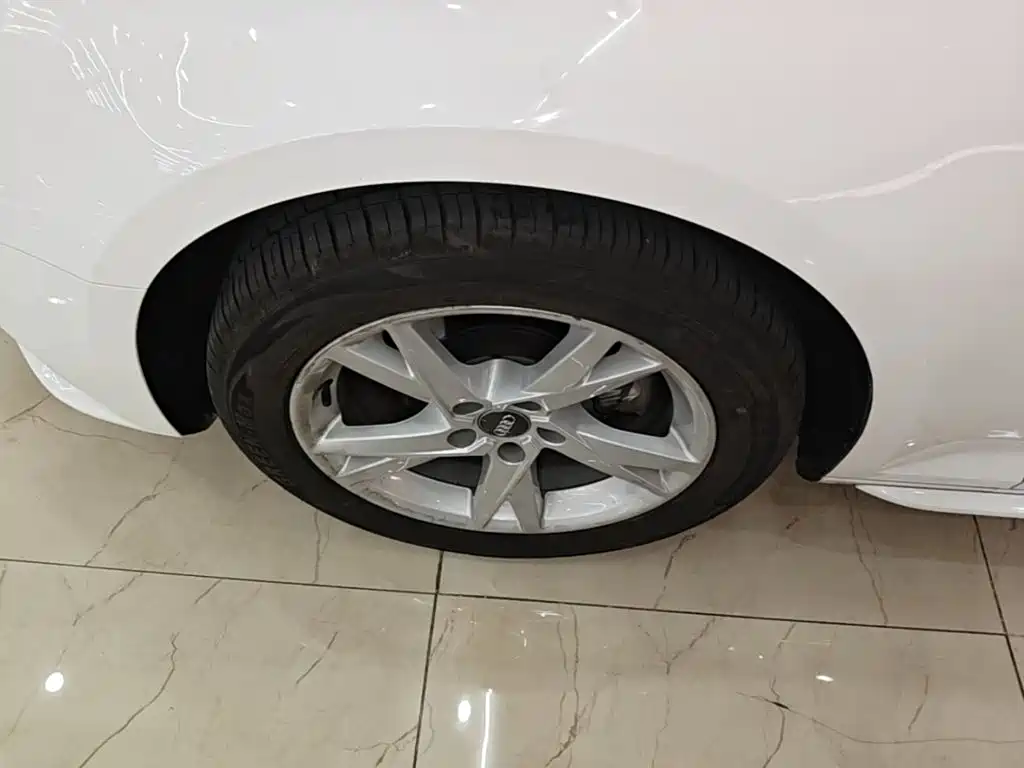 Audi A4L — миниатюра 23