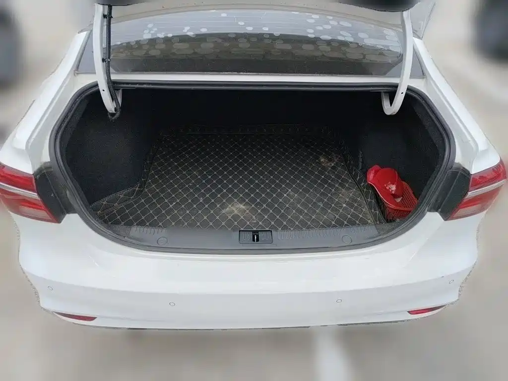 Roewe i6 Classic — миниатюра 15