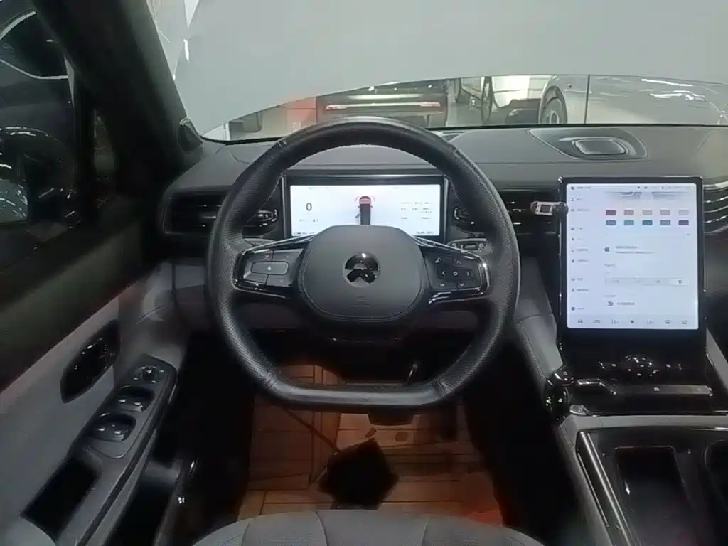 NIO ES8 — миниатюра 11