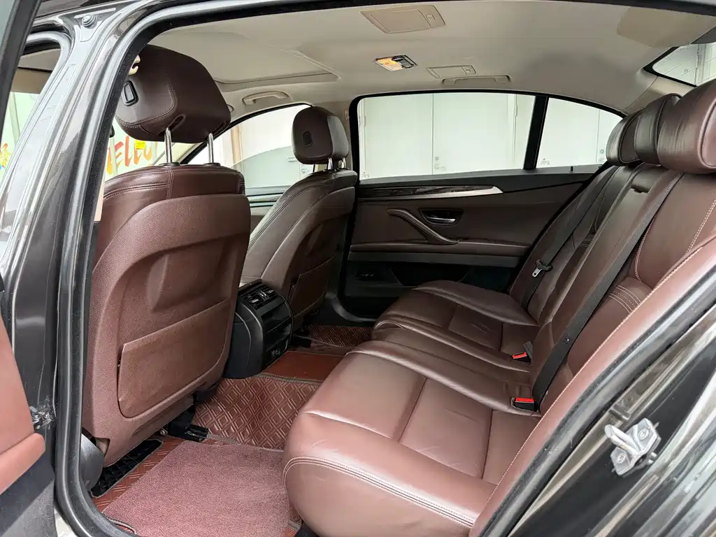 BMW 5 Series — миниатюра 5