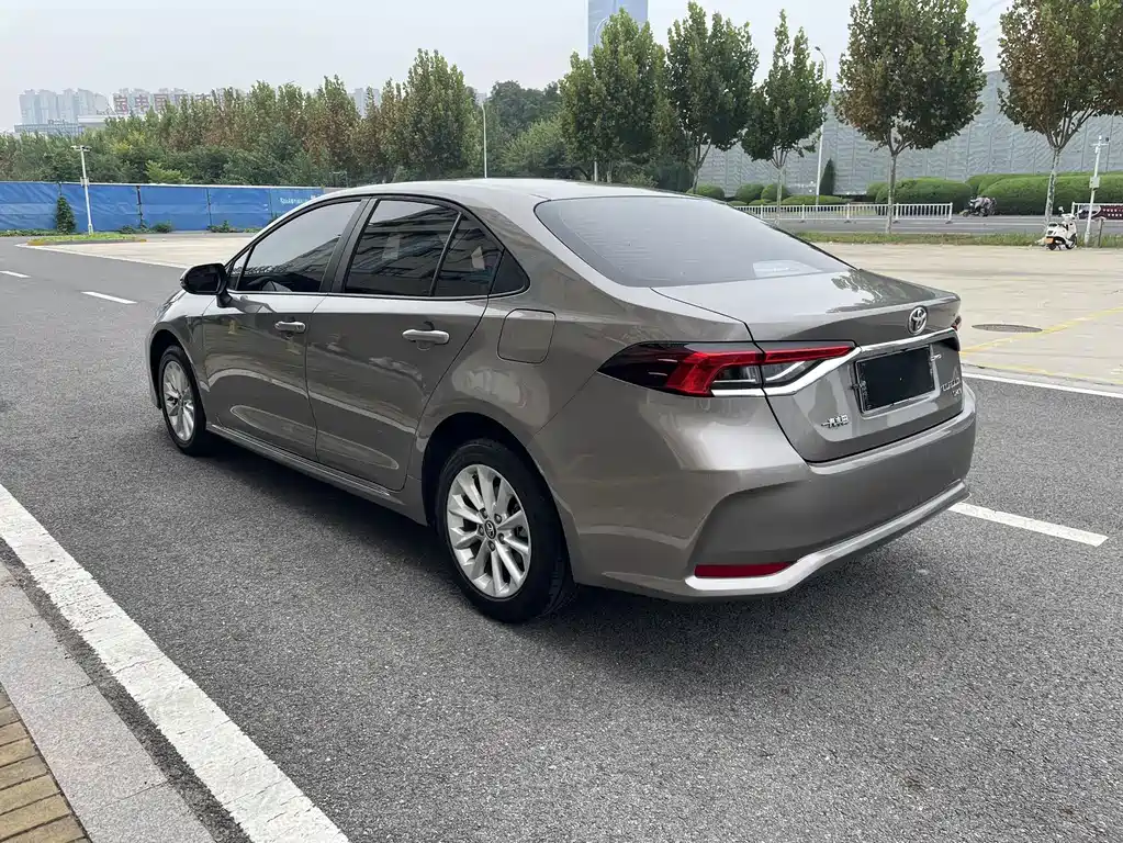 Toyota Corolla — миниатюра 6