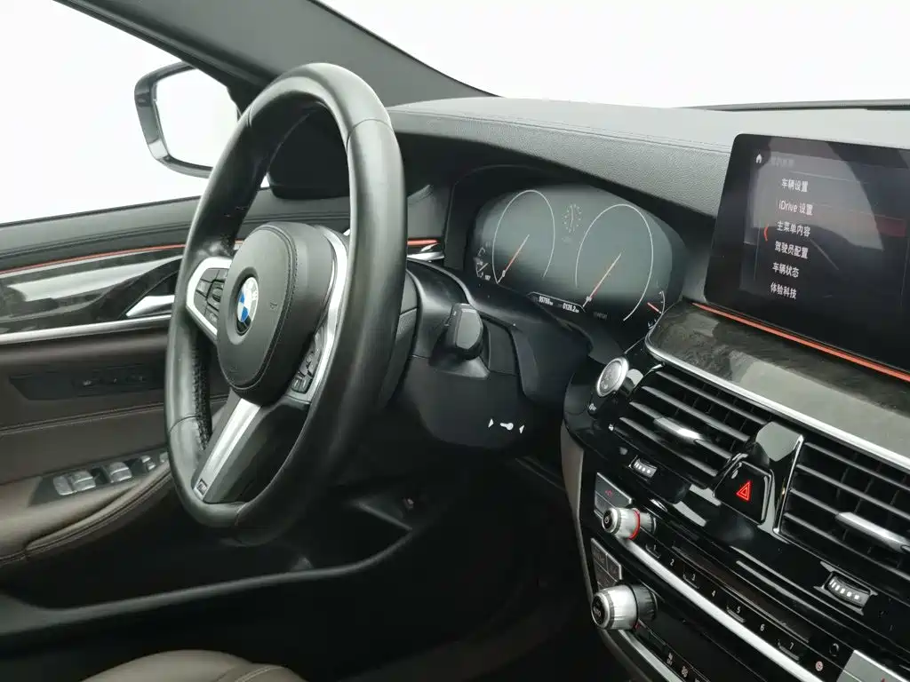 BMW 5 Series — миниатюра 22