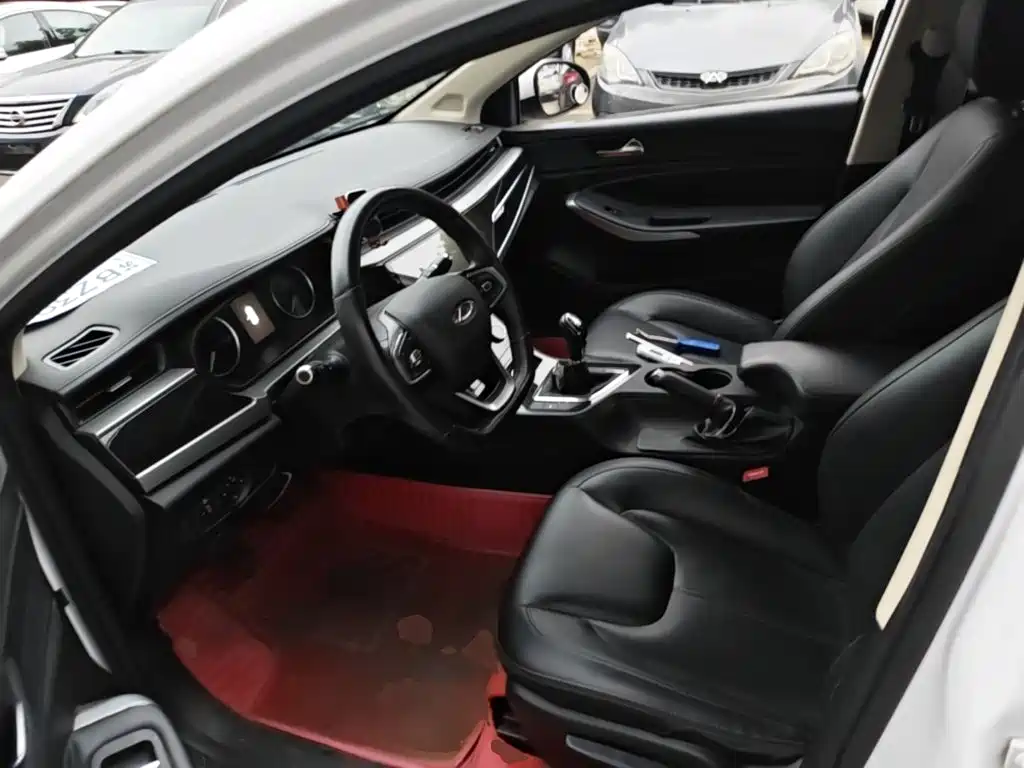 Chery Arrizo 5 — миниатюра 15
