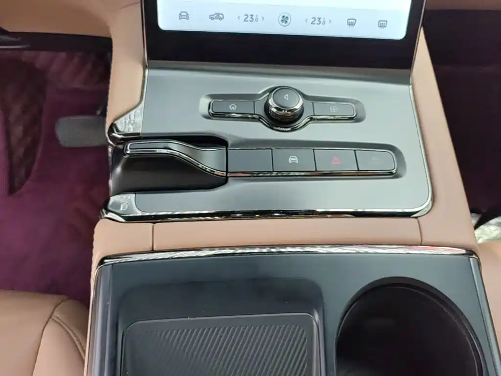 NIO ES6 — миниатюра 14