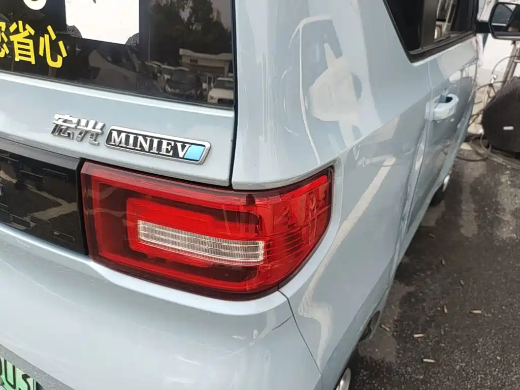 Wuling MINIEV — миниатюра 8