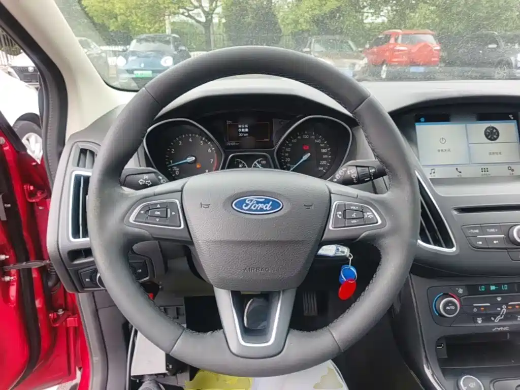 Ford Focus — миниатюра 11