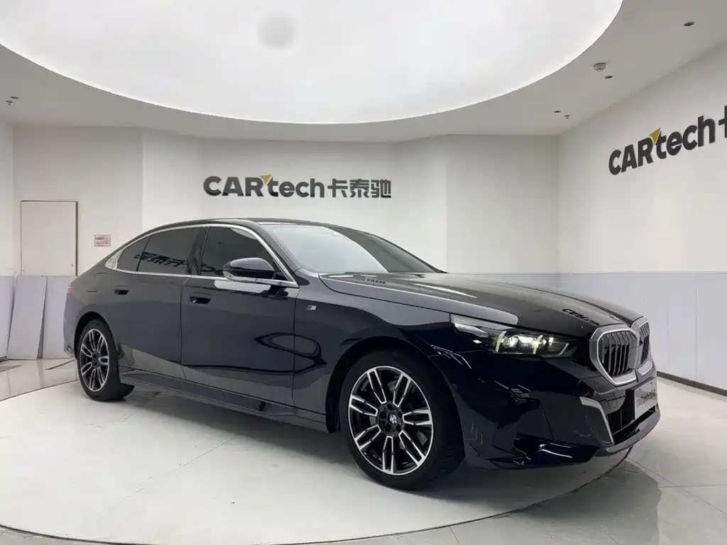 BMW 5 Series — миниатюра 2