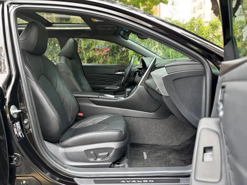 Toyota Avalon — миниатюра 10