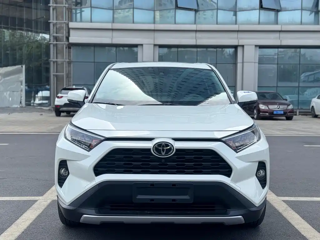 Toyota RAV4 — миниатюра 2