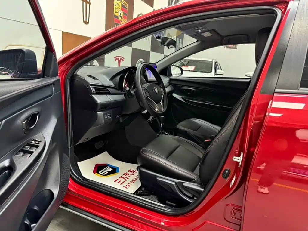 Toyota Yaris L — миниатюра 7
