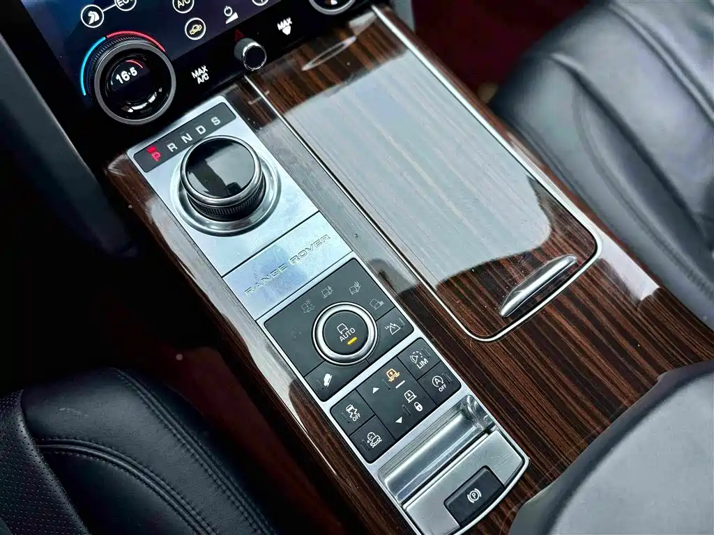 Land Rover Range Rover — миниатюра 12