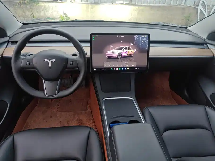 Tesla Model 3 — миниатюра 12