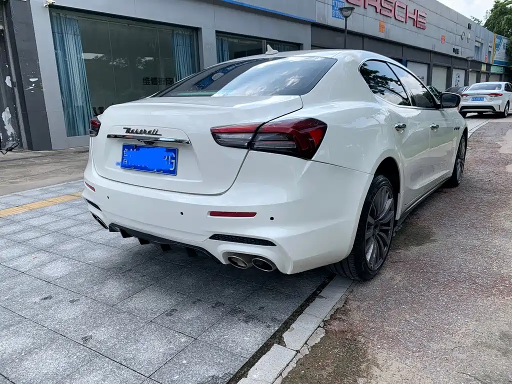 MASERATI GHIBLI