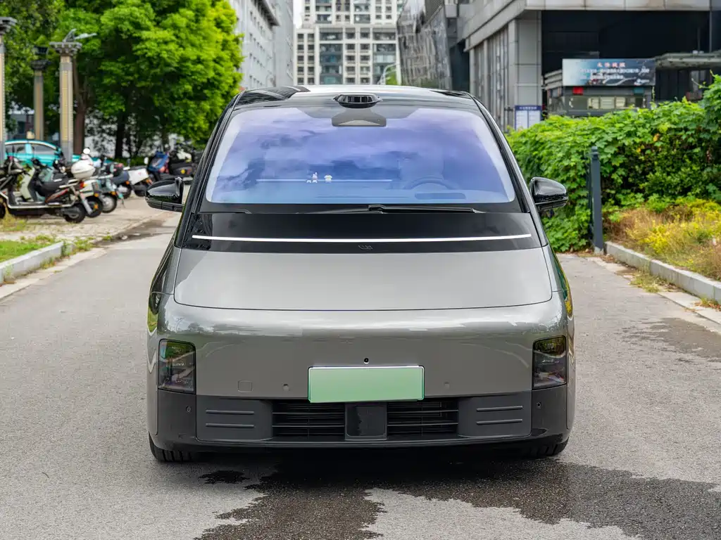 Li Auto Li MEGA — миниатюра 2