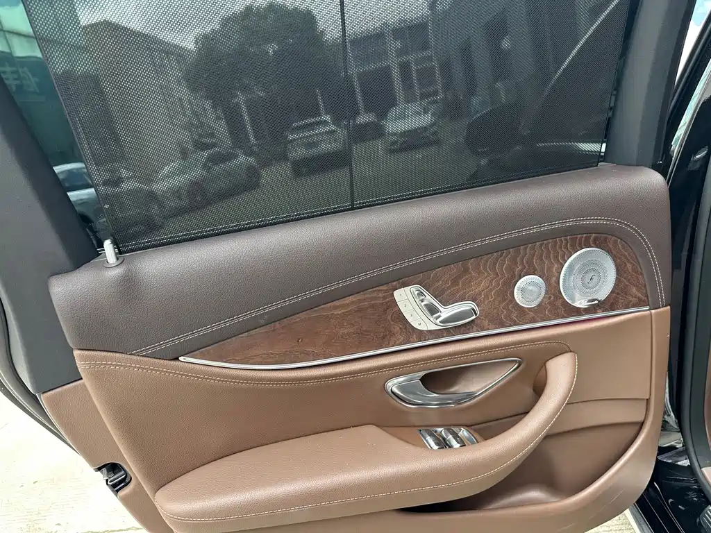 Mercedes-Benz E-Class — миниатюра 10
