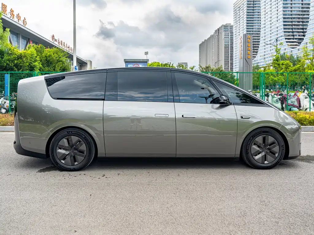 Li Auto Li MEGA — миниатюра 7