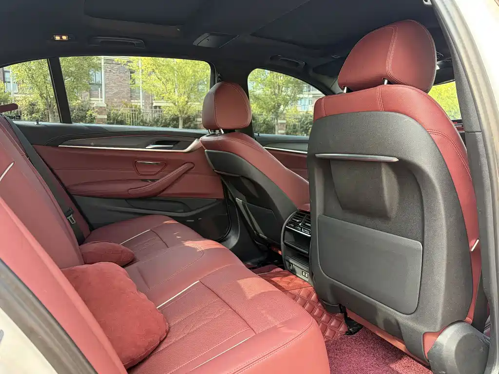 BMW 5 Series — миниатюра 28