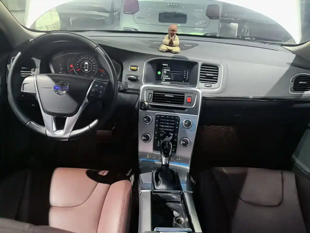 Volvo S60 — миниатюра 10