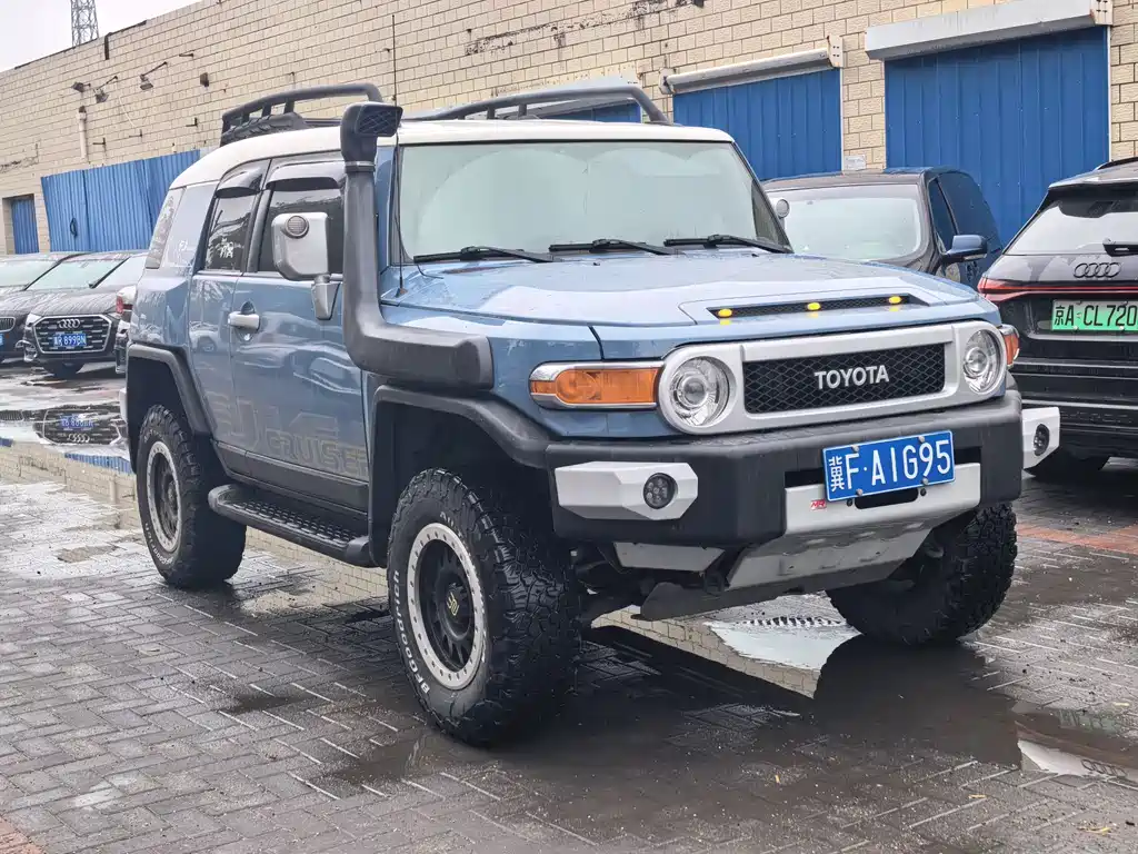 Toyota FJ Cruiser FJ 2019 4.0L AT