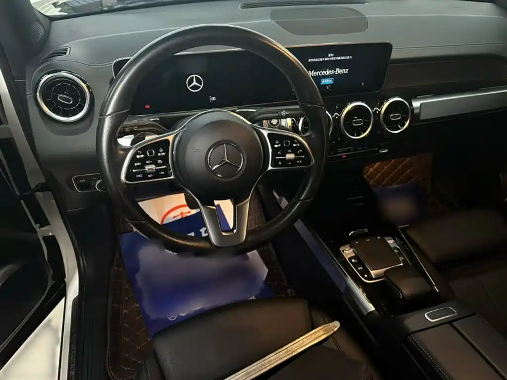 Mercedes-Benz GLB — миниатюра 8