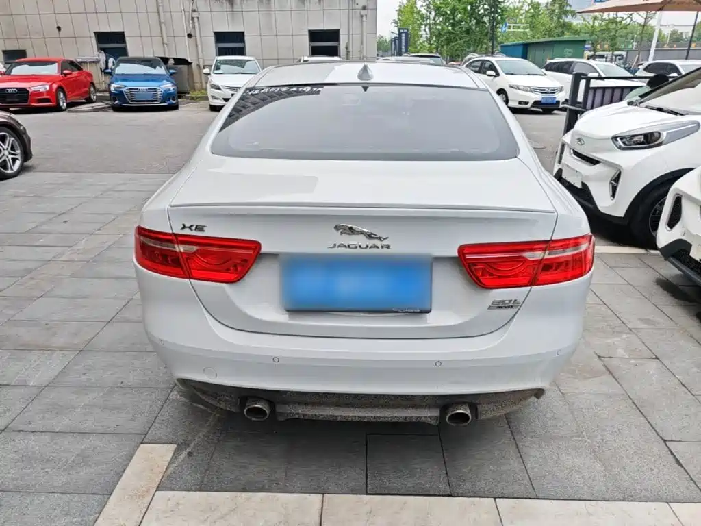 Jaguar XE — миниатюра 6