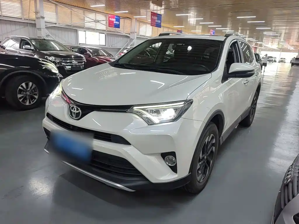 Toyota RAV4 — миниатюра 2