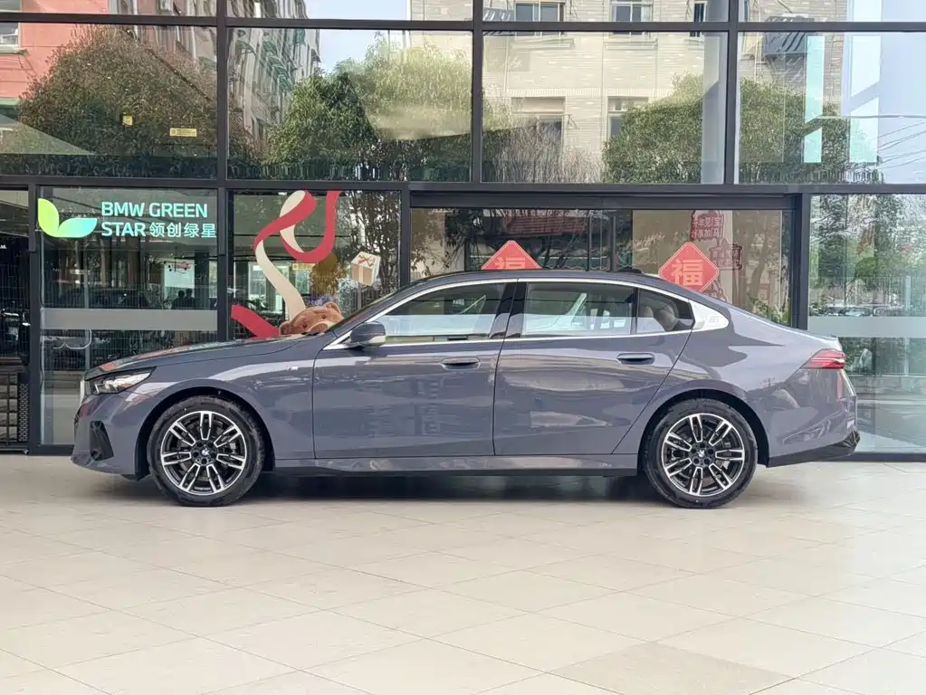 BMW 5 Series 5 2025 525Li M Sport