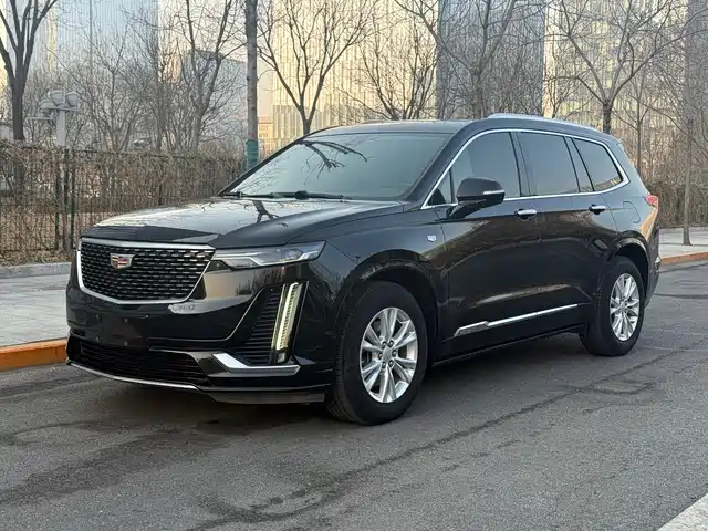 CADILLAC XT6