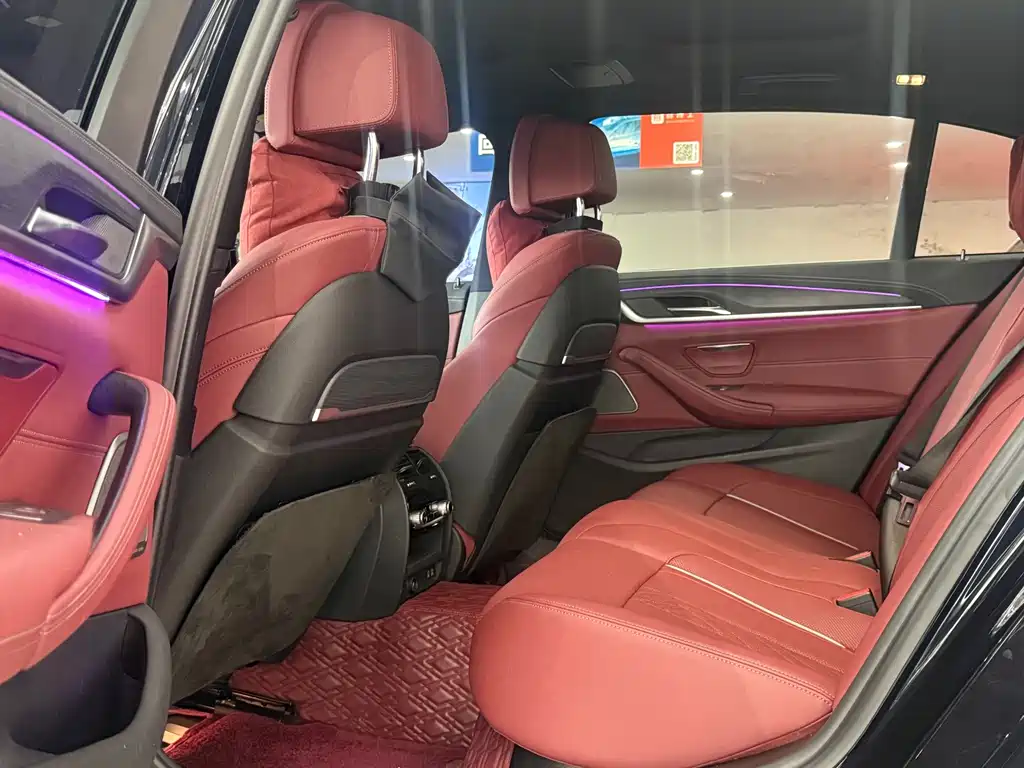 BMW 5 Series — миниатюра 6