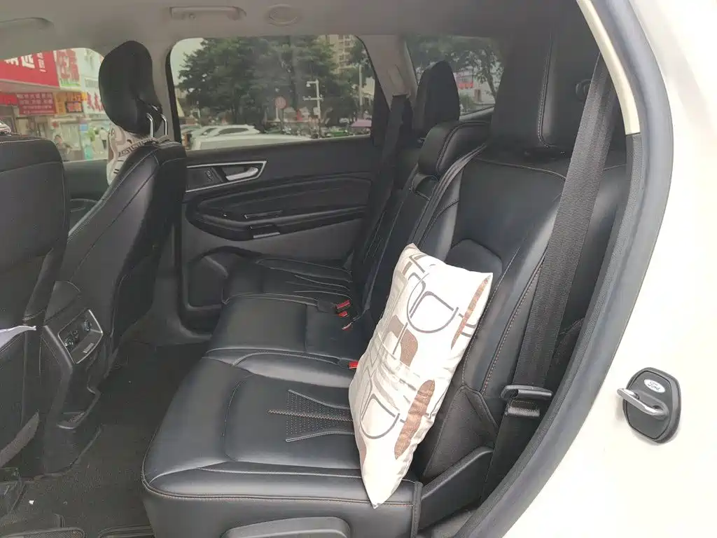 Ford Edge — миниатюра 13