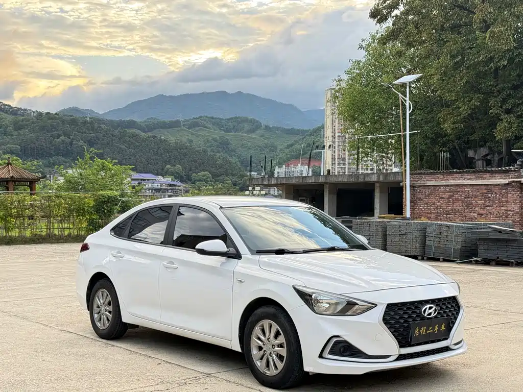 Hyundai Elantra — миниатюра 2