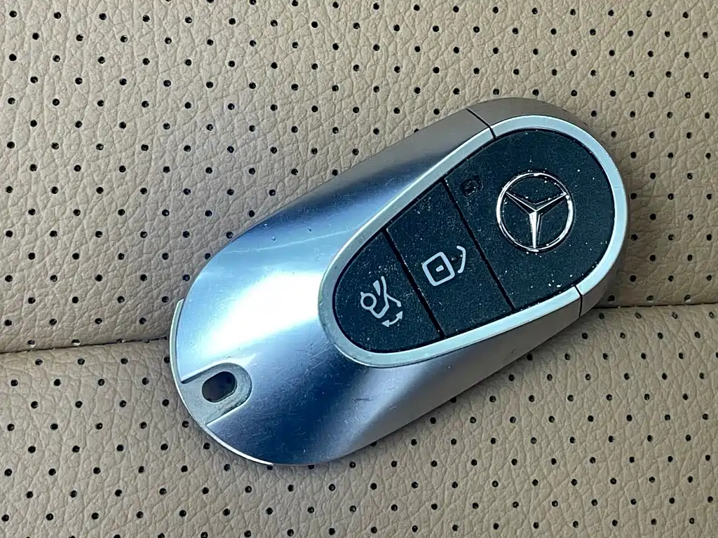 Mercedes-Benz E-Class (Import) — миниатюра 15