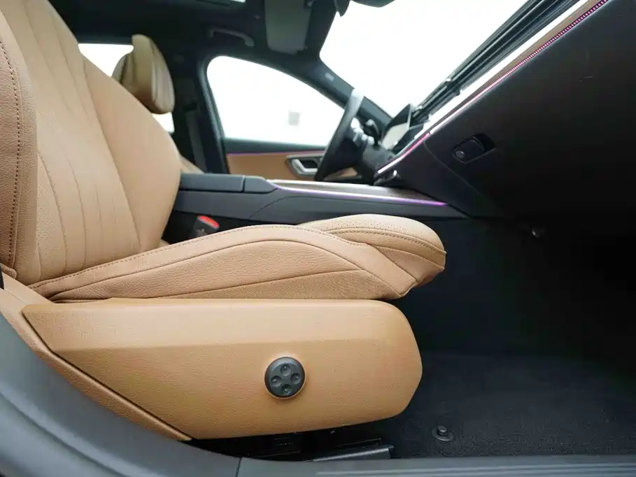 Mercedes-Benz E-Class — миниатюра 21