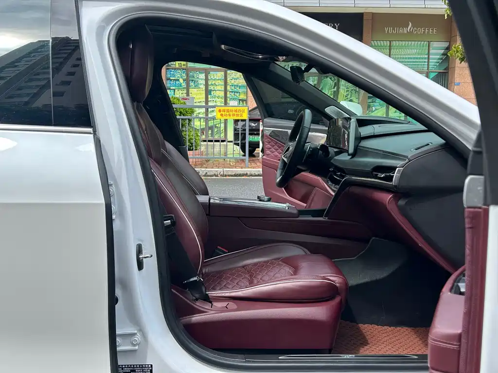 Cadillac CT6 — миниатюра 11