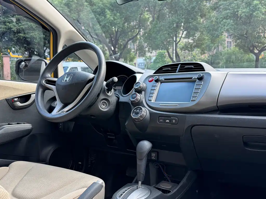 Honda Fit — миниатюра 5