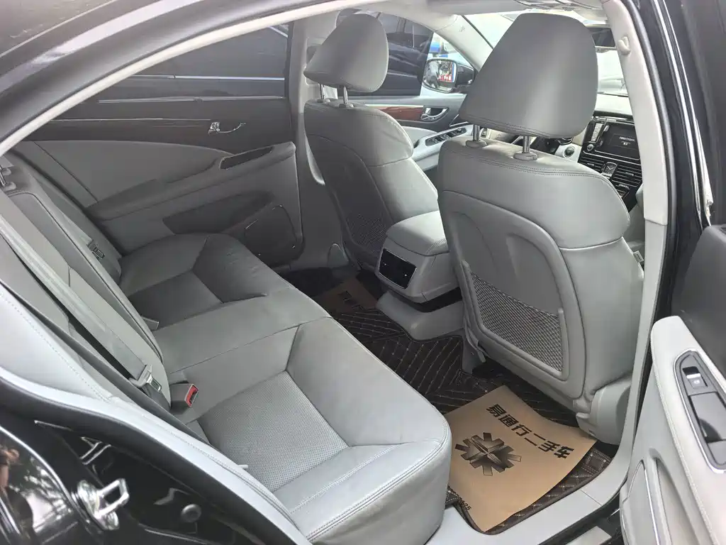 Hongqi Hongqi H7 — миниатюра 8