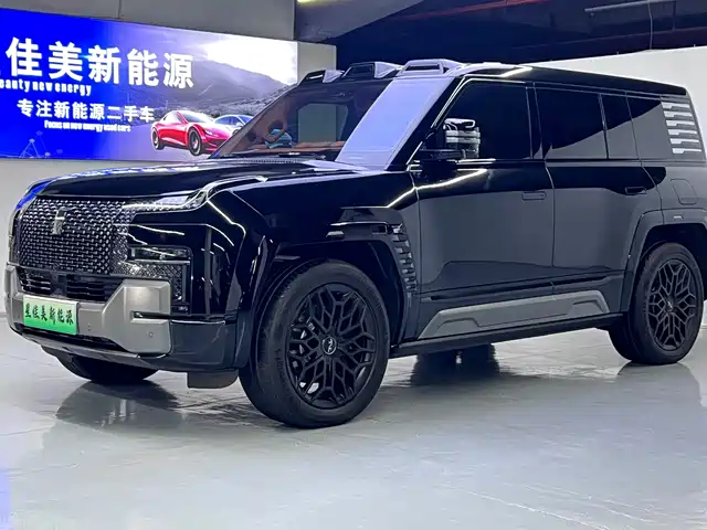 2024 Yangwang U8