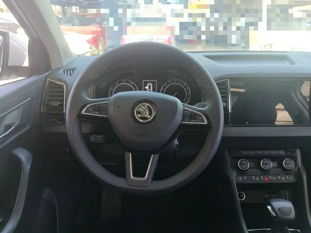 Skoda Karoq — миниатюра 11