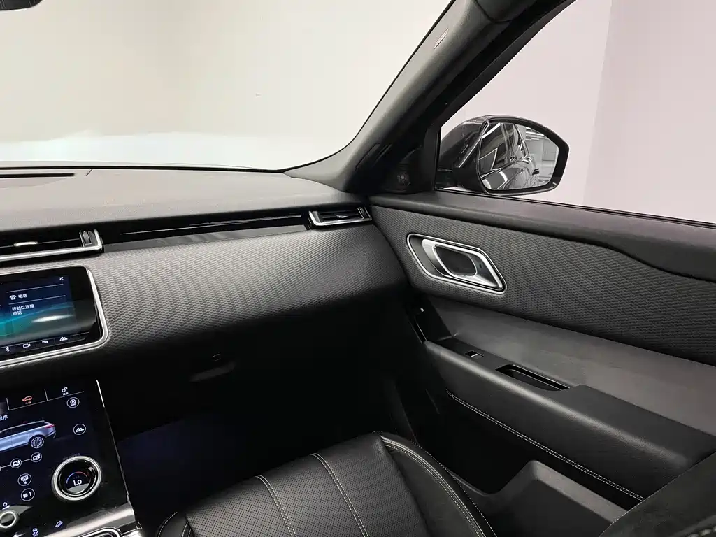Land Rover Velar — миниатюра 17