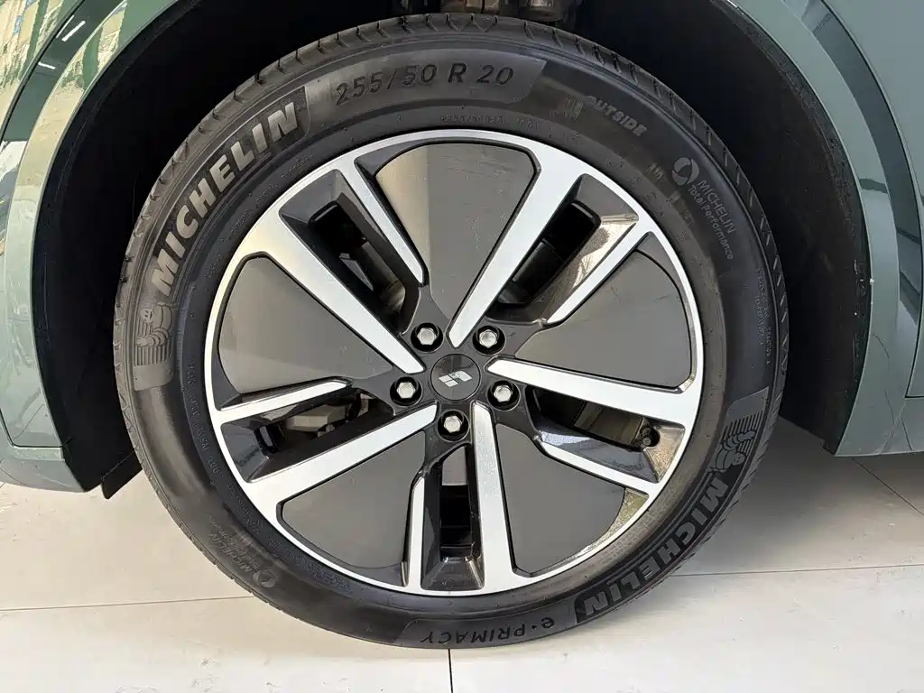 Li Auto Li L8 — миниатюра 17