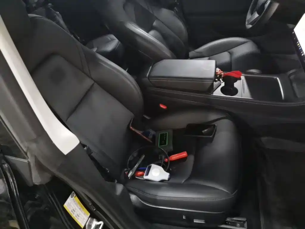 Tesla Model 3 — миниатюра 25