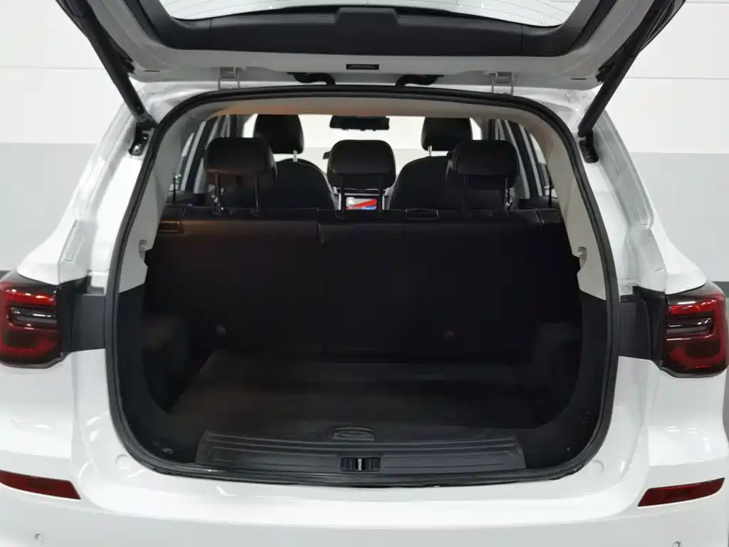 Roewe RX5 — миниатюра 16