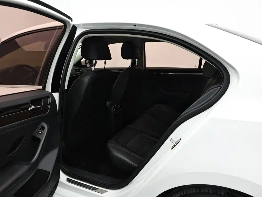 Volkswagen Sagitar — миниатюра 14
