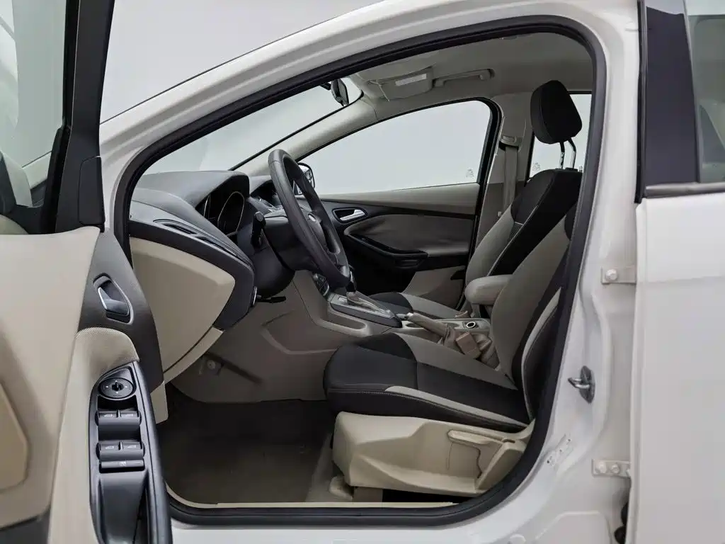Ford Focus 2012 1.6L AT Comfort
