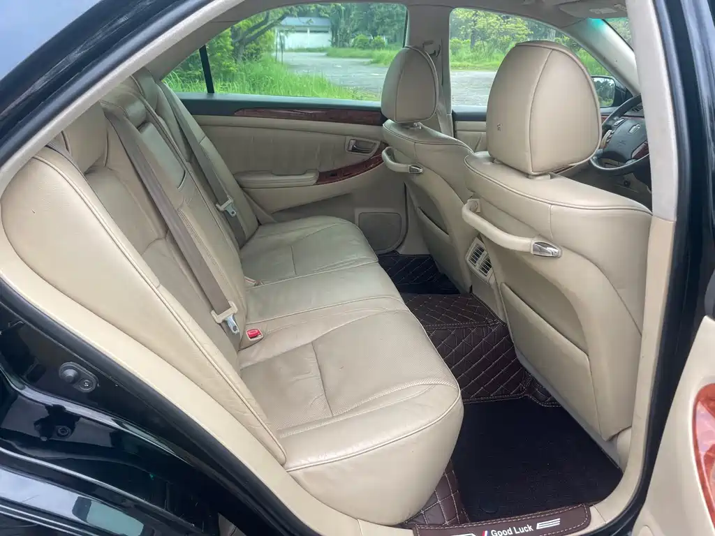 Toyota Crown — миниатюра 16