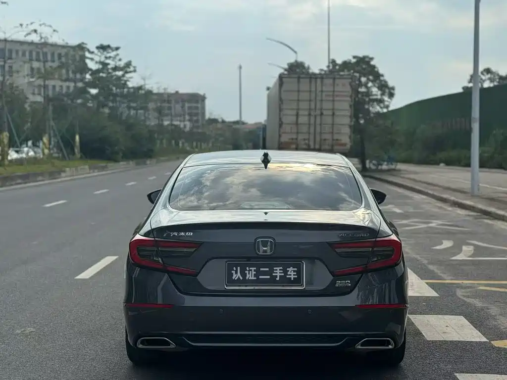 Honda Accord — миниатюра 8