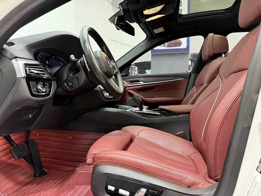 BMW 5 Series — миниатюра 4